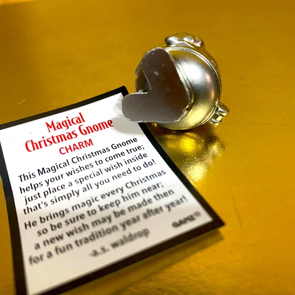 CHRISTMAS GNOME CHARM WISH BOX WITH POCKET CARD CHARM OPENS - Picture 11 of 12